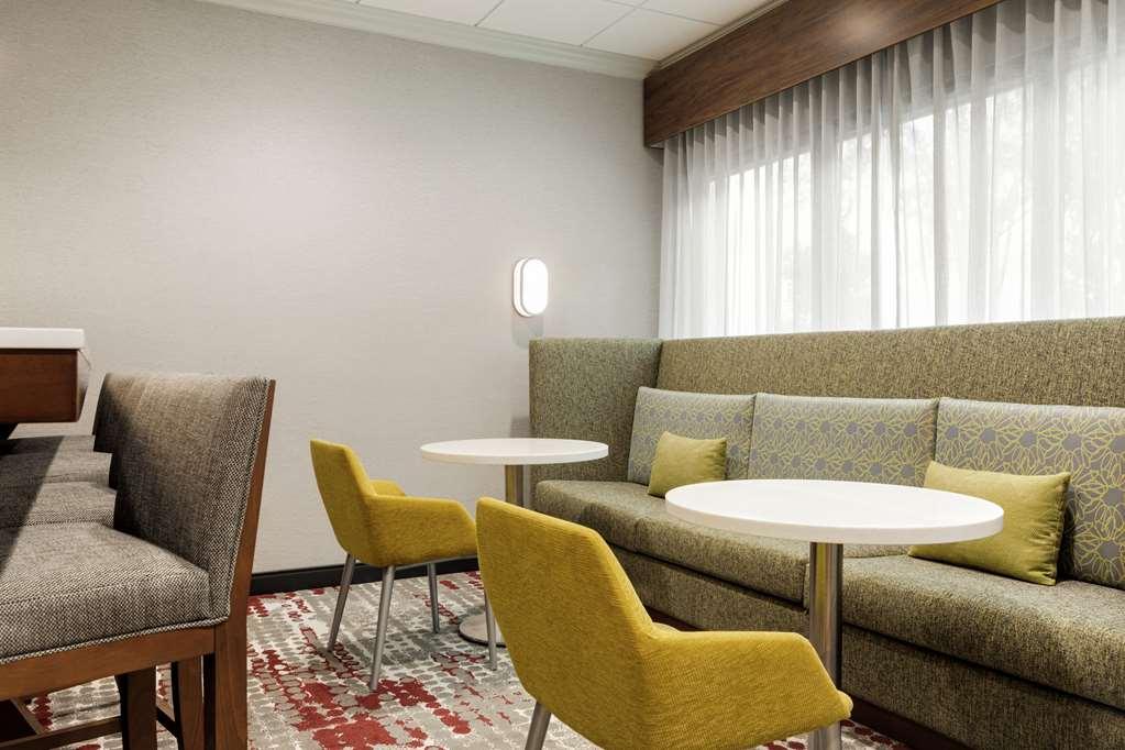 Hampton Inn Starkville Restoran fotoğraf