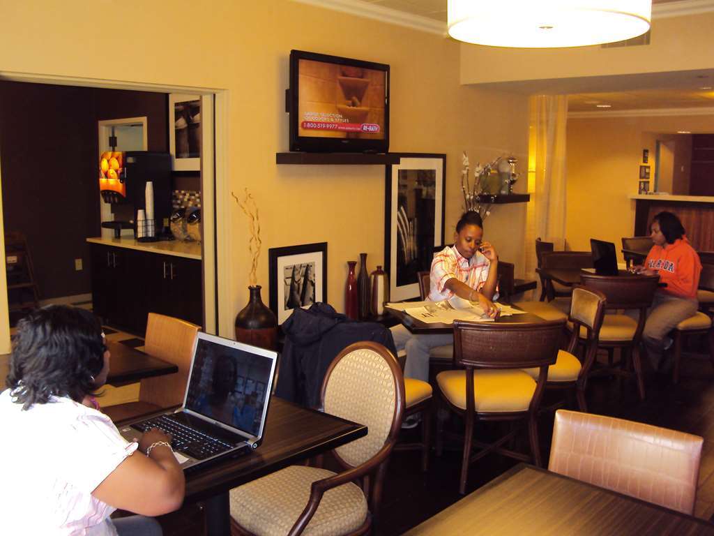 Hampton Inn Starkville Restoran fotoğraf
